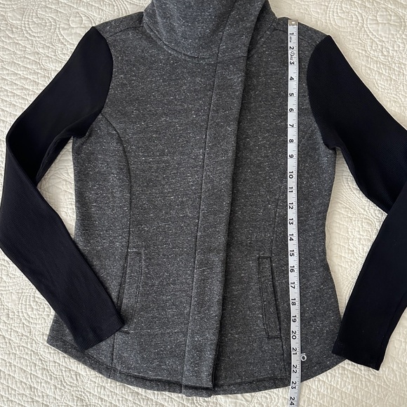 ALO Yoga Harbor Knit Jacket Women’s Size Small Gray Black - Picture 7 of 8